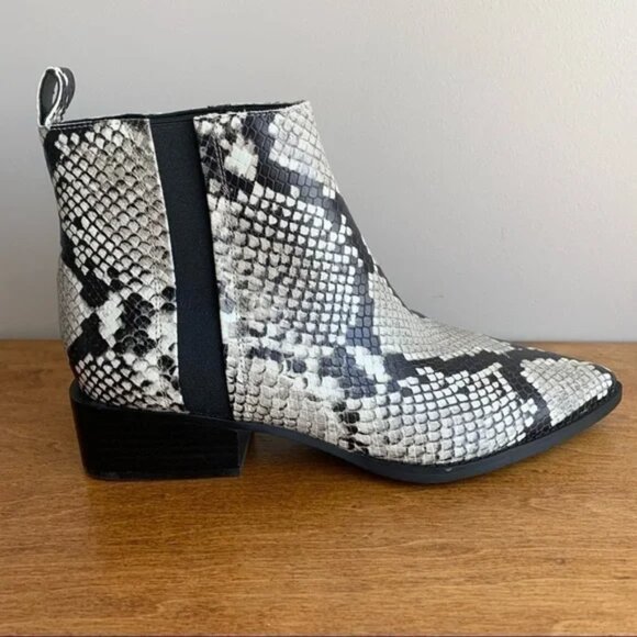 MARC FISHER LTD. Vivica Pointed Toe Snakeskin White Cow Ankle Block Heel - Picture 13 of 14